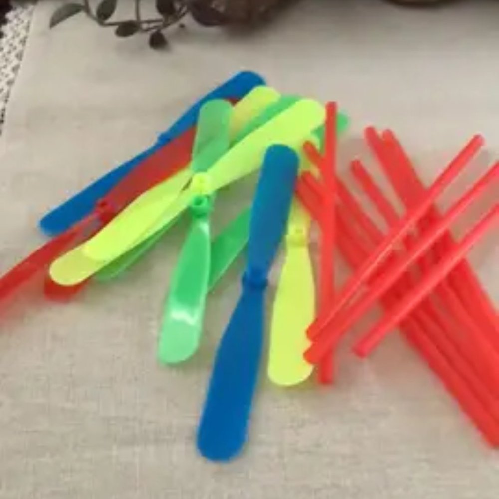 Hand Rubbing Plastic Bamboo Dragonfly